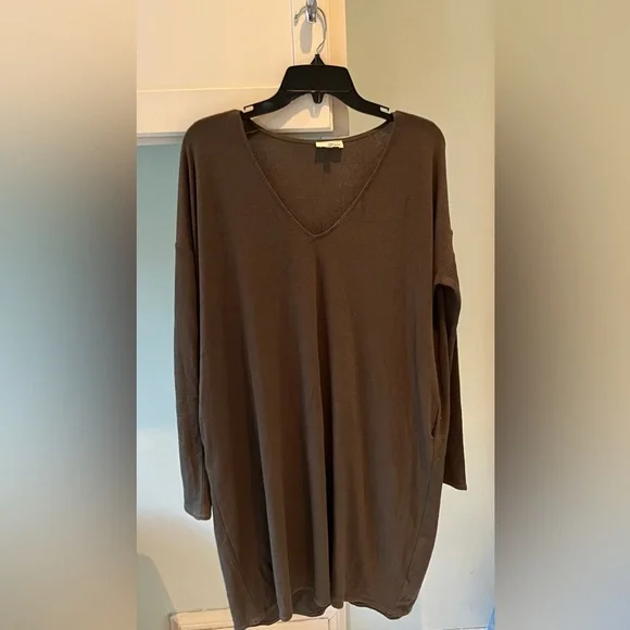 Aritzia Wilfred Free V-neck Long Sleeve Drape Dress with Pockets - Picture 3 of 7